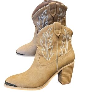Volatile Taylor Beige Ankle Western Cowgirl Booties Womens NEW